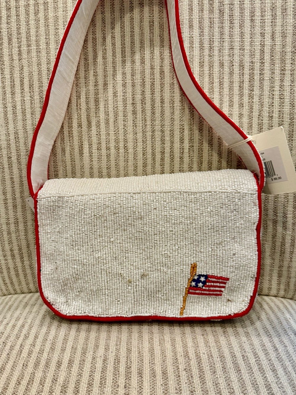 New Release July 4th Red American Flag Beaded Floral Truck Shoulder Bag - Picture 5 of 6